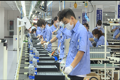 同方湖北宜城工廠(chǎng)首批“鯤鵬”臺(tái)式電腦順利下線(xiàn)，開(kāi)啟國(guó)產(chǎn)計(jì)算機(jī)新篇章